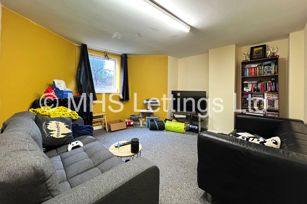 Basement Flat, 12 Regent Park Avenue, Leeds, LS6 2AU