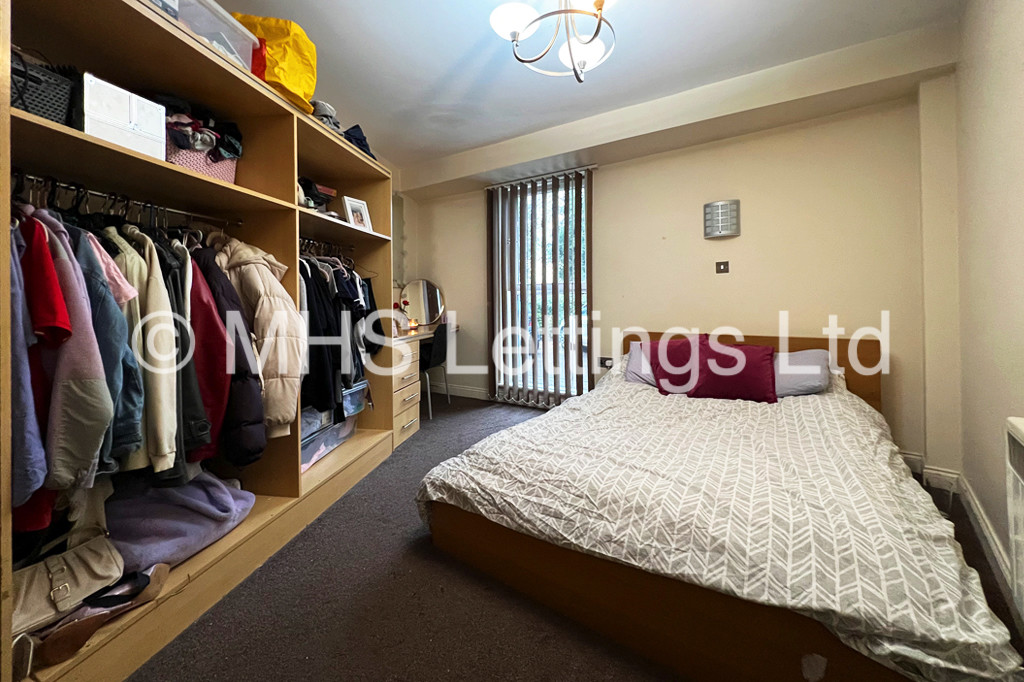 Photo of 3 Bedroom Flat in Flat 15, New Moon Apartments, LS6 2DD