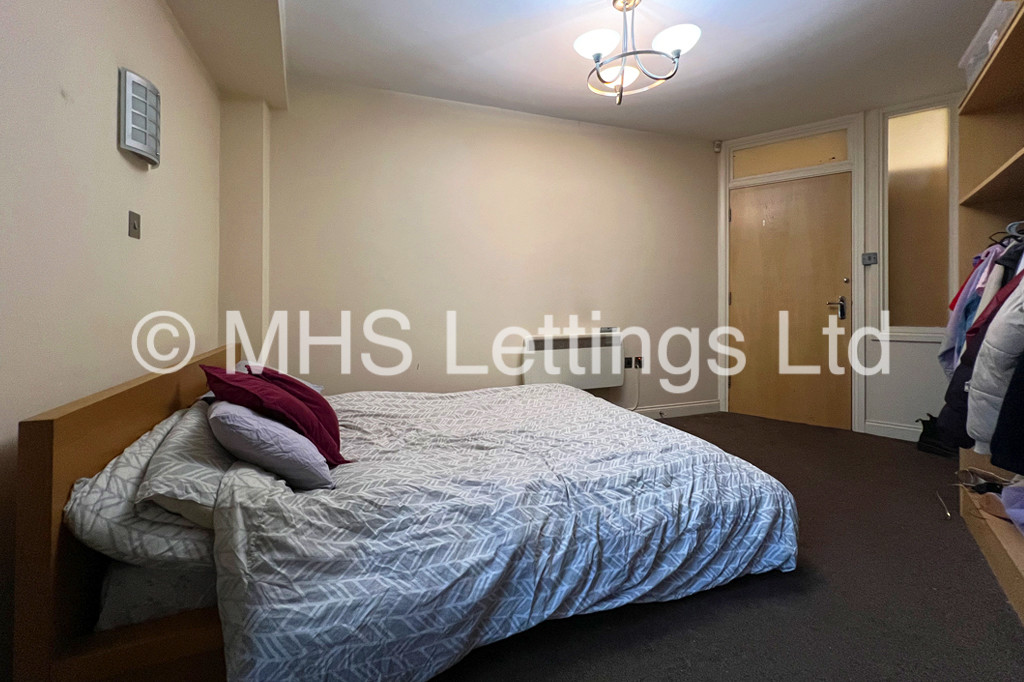 Photo of 3 Bedroom Flat in Flat 15, New Moon Apartments, LS6 2DD