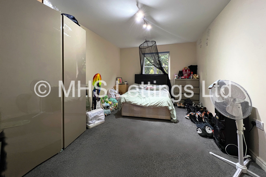 Photo of 4 Bedroom Flat in 30 Abbots Mews, Leeds, LS4 2AB