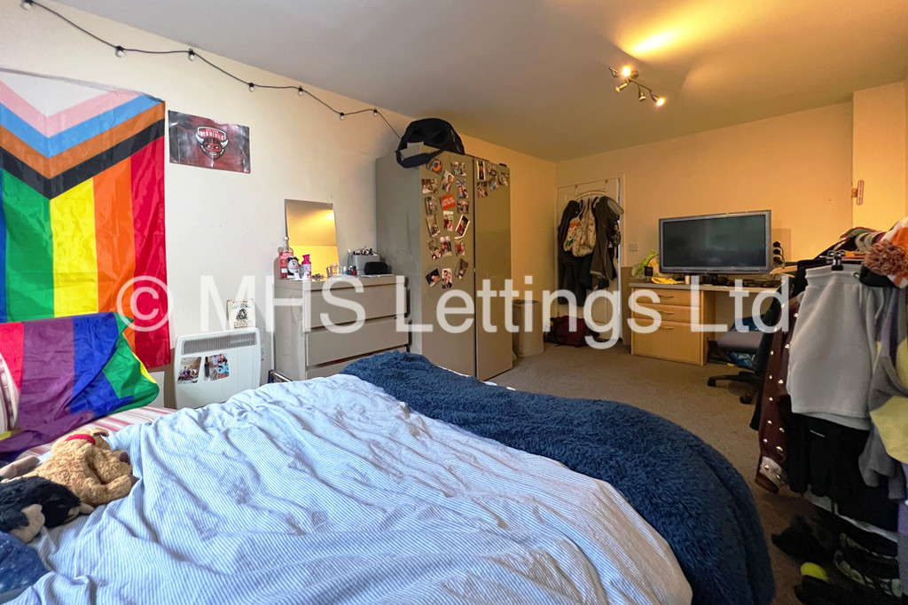 Photo of 4 Bedroom Flat in 30 Abbots Mews, Leeds, LS4 2AB