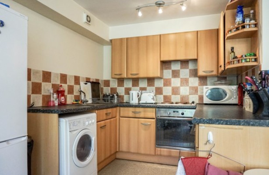 Photo of 4 Bedroom Flat in 30 Abbots Mews, Leeds, LS4 2AB