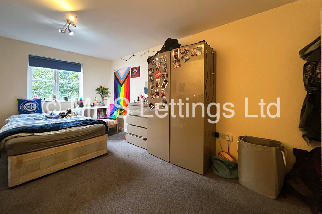 Photo of 4 Bedroom Flat in 30 Abbots Mews, Leeds, LS4 2AB