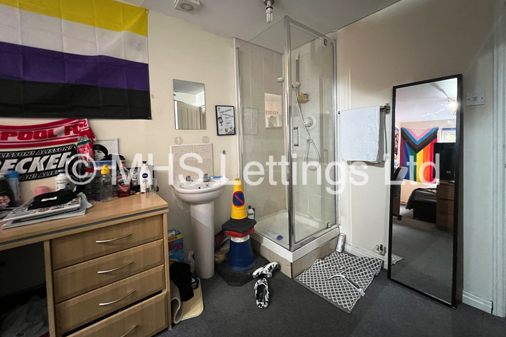 Photo of 4 Bedroom Flat in 30 Abbots Mews, Leeds, LS4 2AB