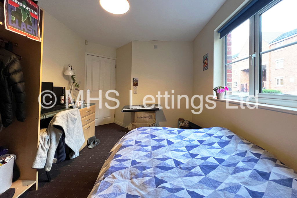 Photo of 4 Bedroom Flat in 31 Abbots Mews, Leeds, LS4 2AB