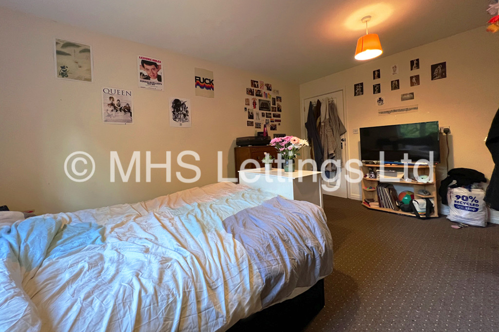 Photo of 4 Bedroom Flat in 31 Abbots Mews, Leeds, LS4 2AB