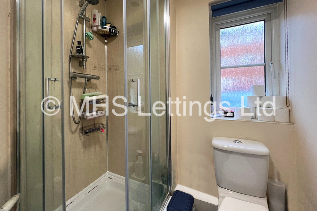 Photo of 4 Bedroom Flat in 31 Abbots Mews, Leeds, LS4 2AB