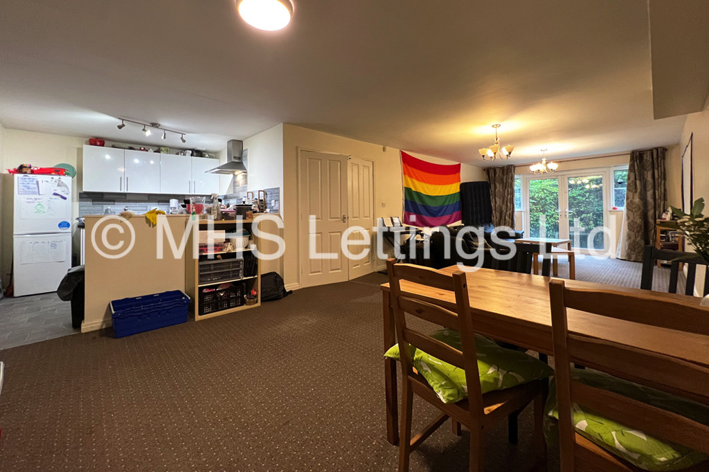 Photo of 4 Bedroom Flat in 31 Abbots Mews, Leeds, LS4 2AB