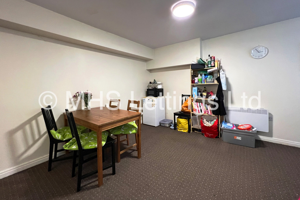 Photo of 4 Bedroom Flat in 31 Abbots Mews, Leeds, LS4 2AB