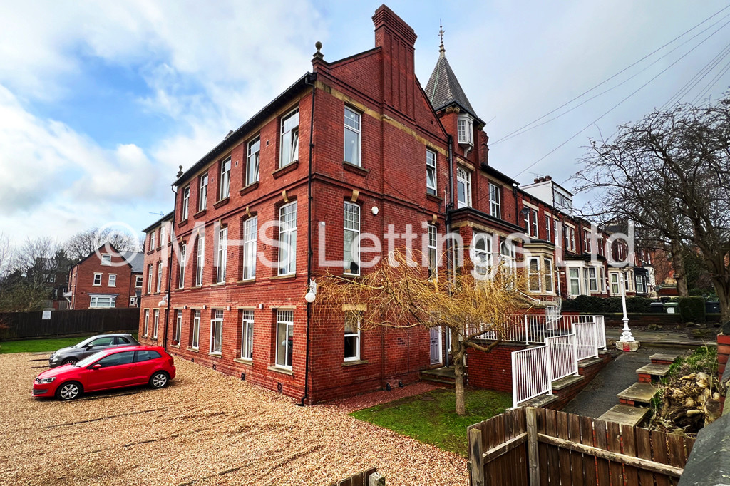 Photo of 4 Bedroom Flat in Flat 2, 16 Ash Grove, Leeds, LS6 1AY