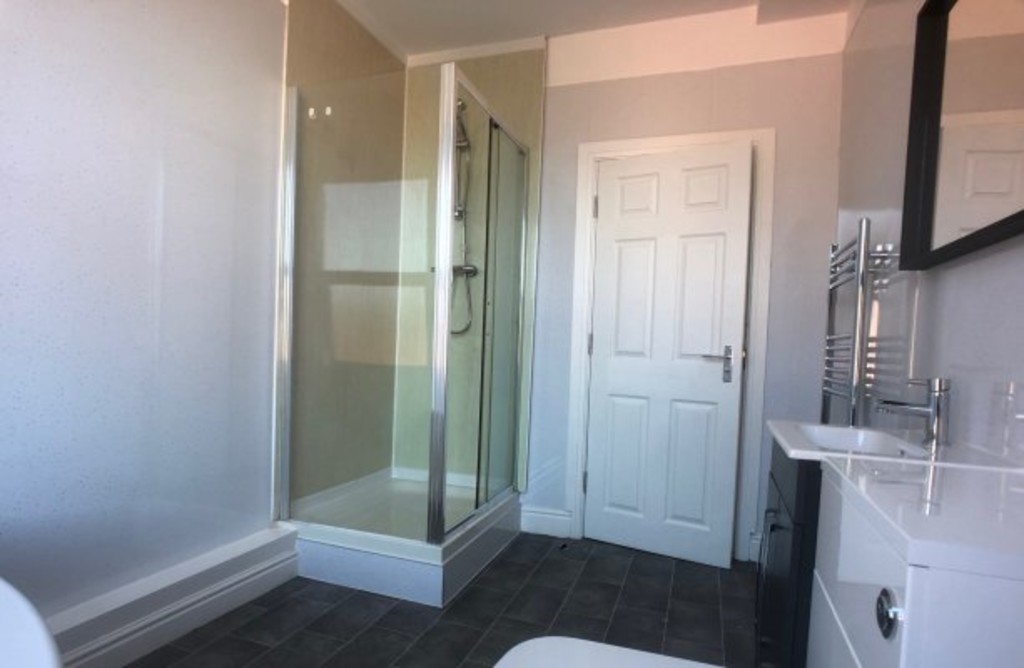 Photo of 5 Bedroom End Terraced House in 28 Bennett Road, Leeds, LS6 3HN
