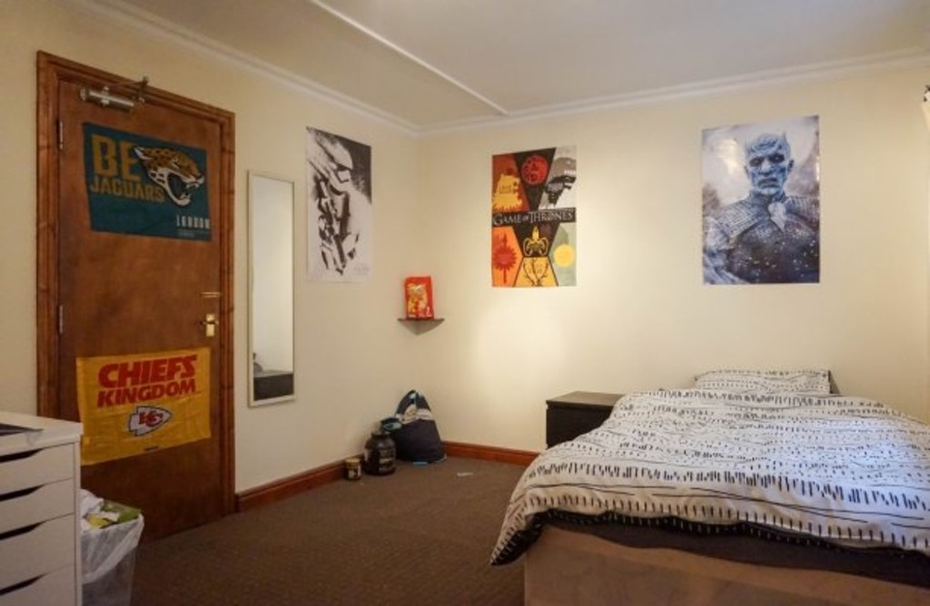 Photo of 5 Bedroom Flat in Flat 1, Headingley House, Leeds, LS6 3HD
