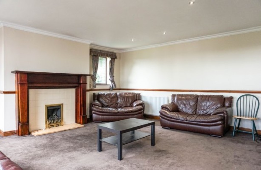 Photo of 5 Bedroom Flat in Flat 1, Headingley House, Leeds, LS6 3HD
