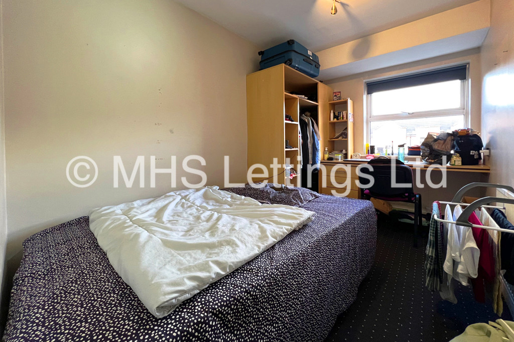 Photo of 5 Bedroom Ground Floor Flat in Flat 6, Welton Road, Leeds, LS6 1EE