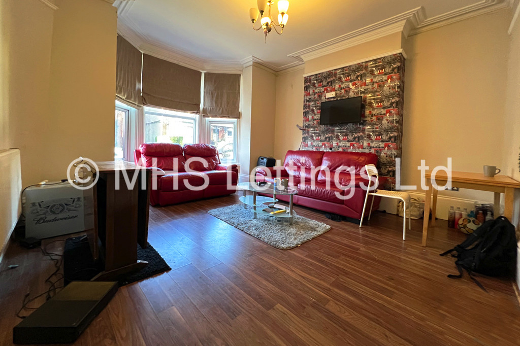 Photo of 5 Bedroom Mid Terraced House in 4 St. Michaels Terrace, Leeds, LS6 3BQ