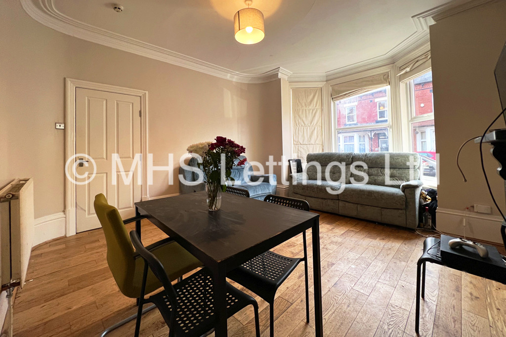 Photo of 5 Bedroom Mid Terraced House in 12 St. Michaels Terrace, Leeds, LS6 3BQ
