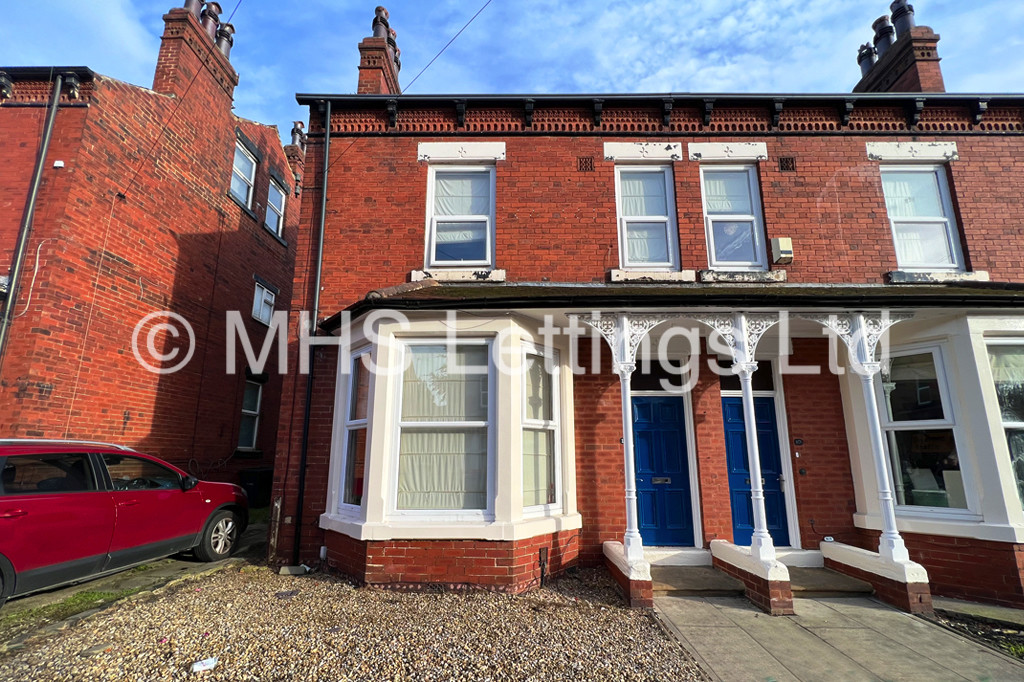 Photo of 5 Bedroom Mid Terraced House in 12 St. Michaels Terrace, Leeds, LS6 3BQ