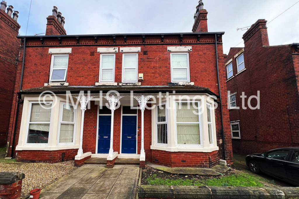 Photo of 5 Bedroom Mid Terraced House in 10 St. Michaels Terrace, Leeds, LS6 3BQ