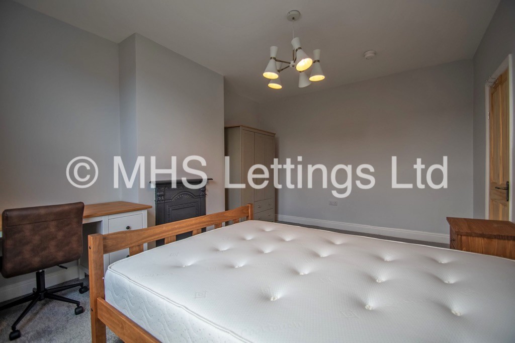 Photo of 2 Bedroom Mid Terraced House in 35 Haddon Avenue, Leeds, LS4 2JF