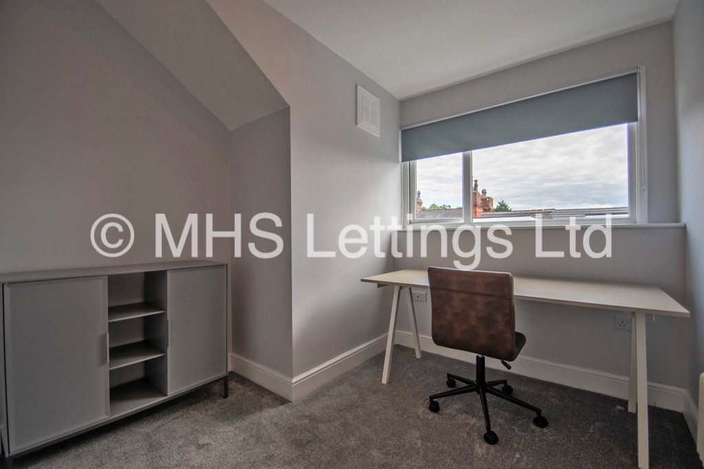 Photo of 2 Bedroom Mid Terraced House in 35 Haddon Avenue, Leeds, LS4 2JF