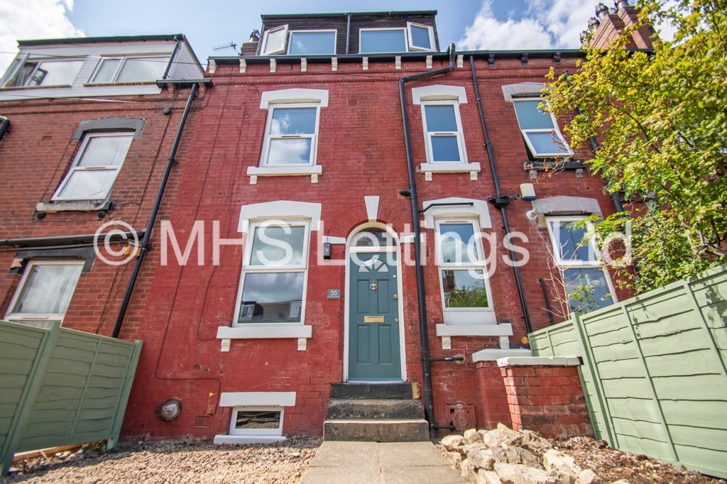 Photo of 2 Bedroom Mid Terraced House in 35 Haddon Avenue, Leeds, LS4 2JF