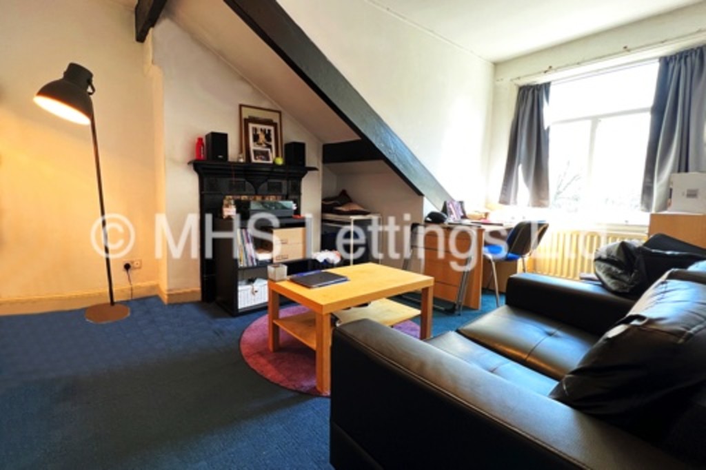 Photo of 1 Bedroom Flat in Flat 6, 175 Hyde Park Road, Leeds, LS6 1AH