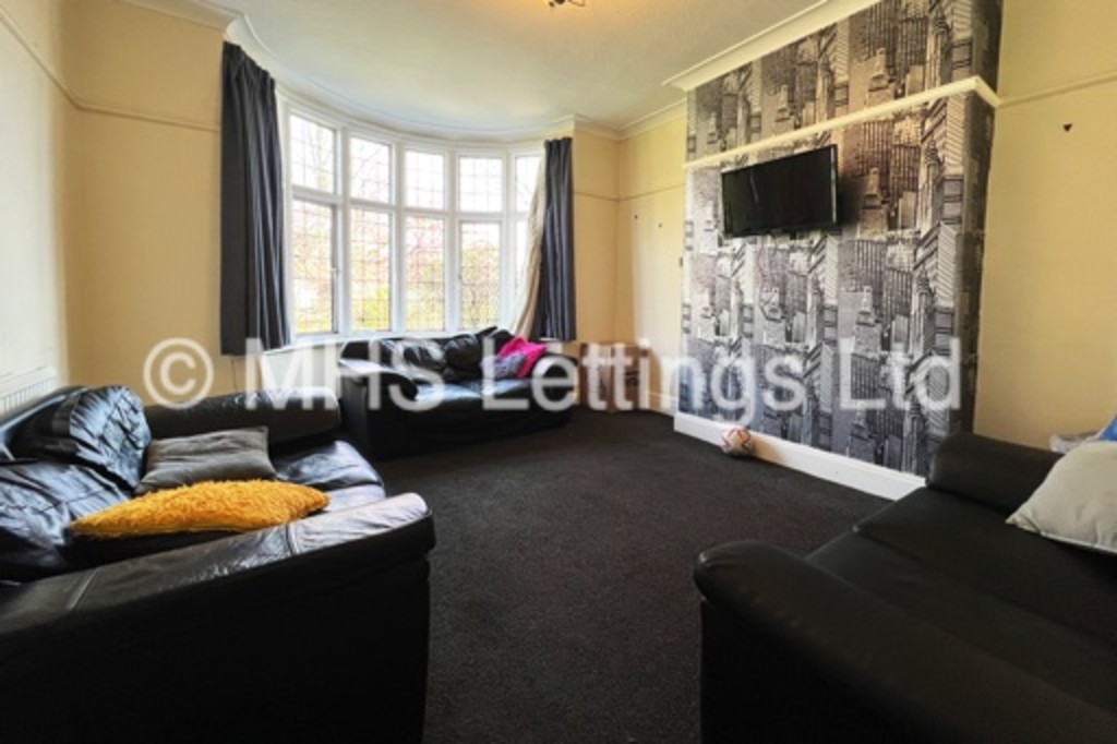 Photo of 6 Bedroom Semi-Detached House in 175 Otley Road, Leeds, LS6 3QG