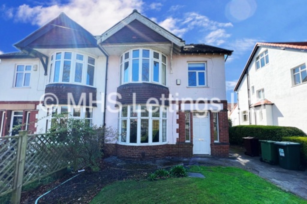 Photo of 6 Bedroom Semi-Detached House in 175 Otley Road, Leeds, LS6 3QG