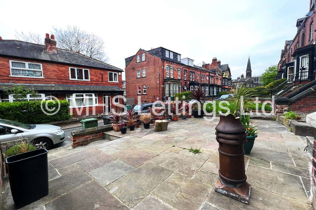 Photo of 1 Bedroom Ground Floor Flat in 35a Regent Park Terrace, Leeds, LS6 2AX