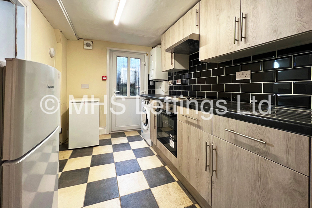 Photo of 1 Bedroom Ground Floor Flat in 35a Regent Park Terrace, Leeds, LS6 2AX