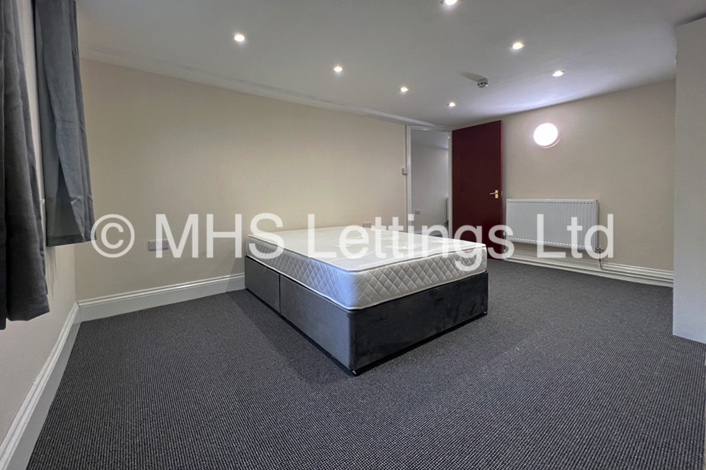 Photo of 1 Bedroom Ground Floor Flat in 35a Regent Park Terrace, Leeds, LS6 2AX
