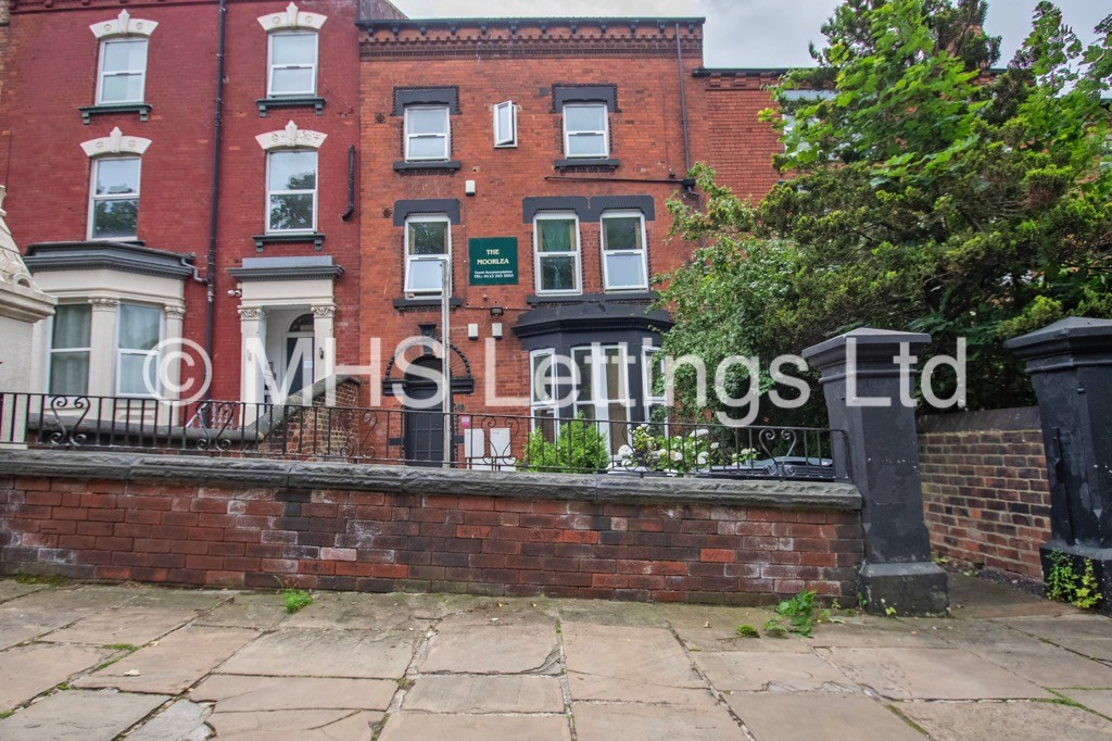 Photo of 4 Bedroom Apartment in 1st Floor Flat, 146a Woodsley Road, Universities, Leeds, LS2 9LZ