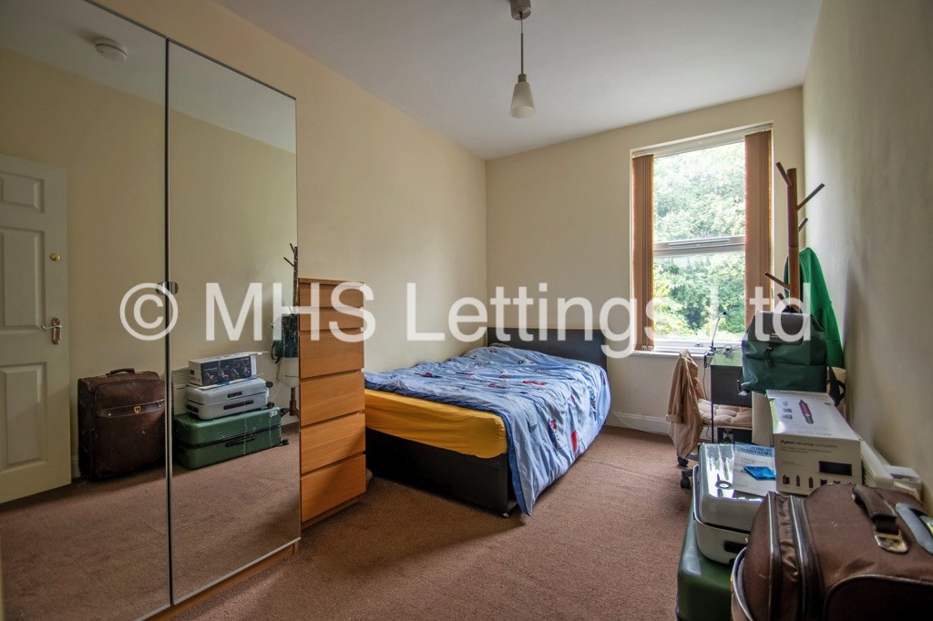 Photo of 4 Bedroom Apartment in 1st Floor Flat, 146a Woodsley Road, Universities, Leeds, LS2 9LZ