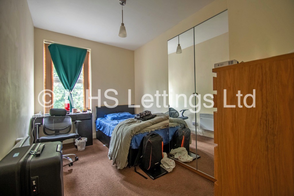 Photo of 4 Bedroom Apartment in 1st Floor Flat, 146a Woodsley Road, Universities, Leeds, LS2 9LZ