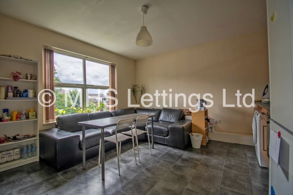 1st Floor Flat, 146a Woodsley Road, Universities, Leeds, LS2 9LZ