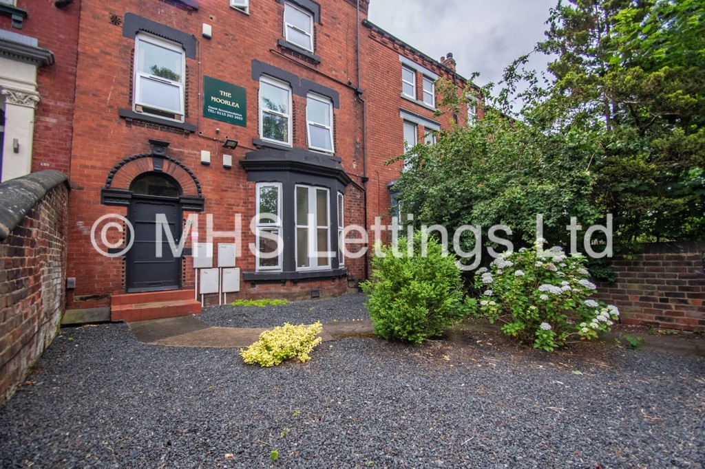 Photo of 4 Bedroom Apartment in 1st Floor Flat, 146a Woodsley Road, Universities, Leeds, LS2 9LZ
