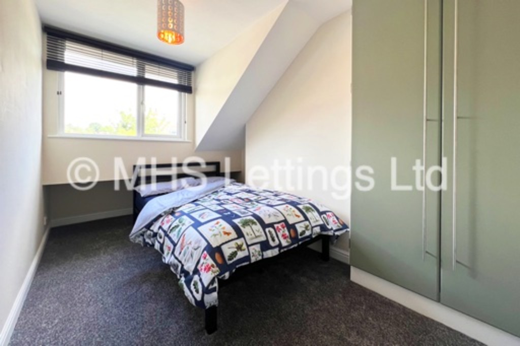 Photo of 2 Bedroom Flat in Flat 3, 145 Victoria Road, Leeds, LS6 1DU