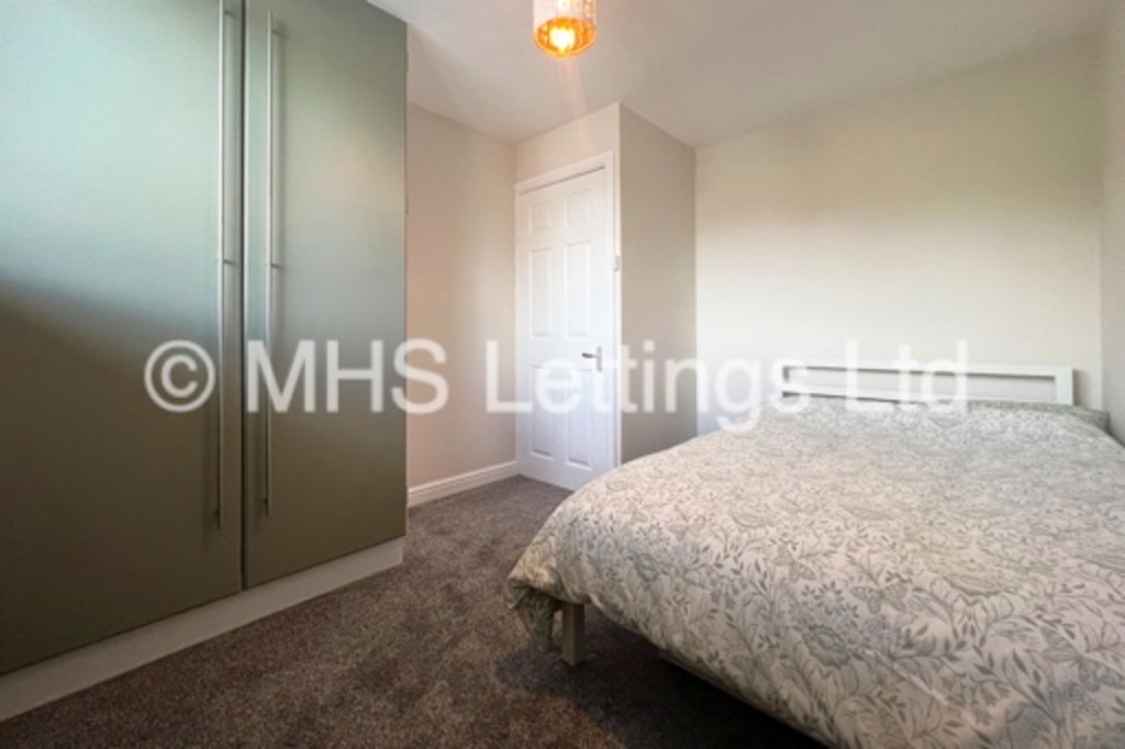 Photo of 2 Bedroom Flat in Flat 3, 145 Victoria Road, Leeds, LS6 1DU