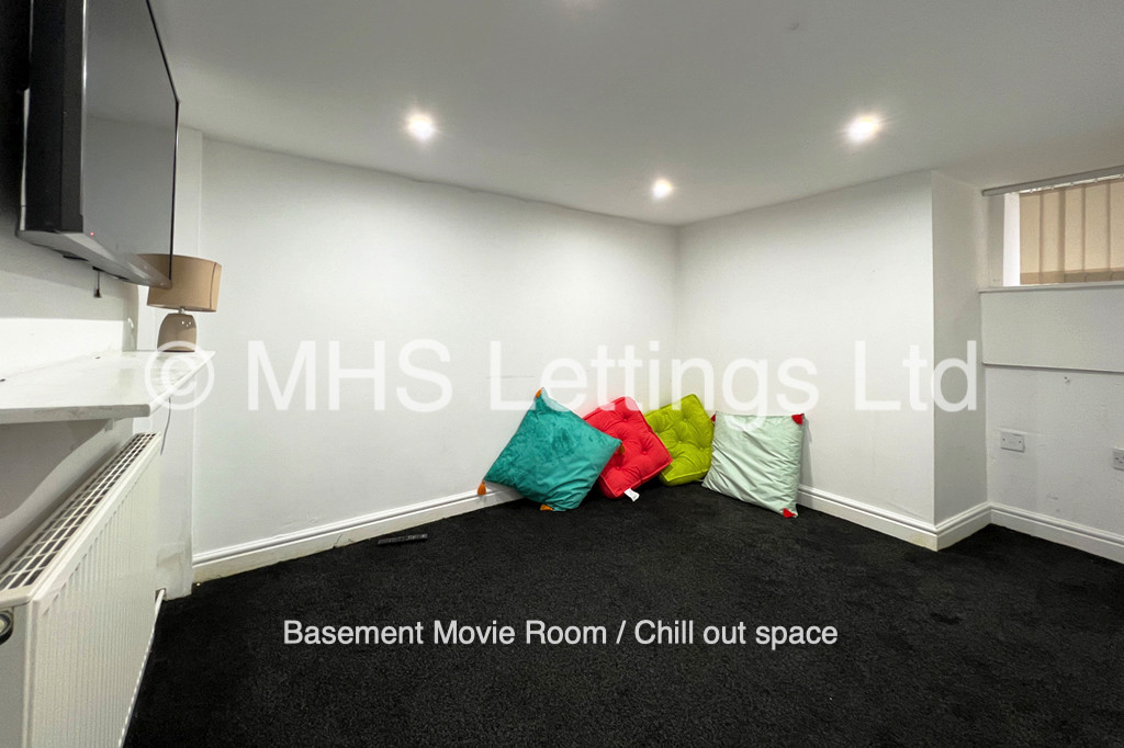 Photo of 4 Bedroom Mid Terraced House in 16 Mayville Street, Leeds, LS6 1ND