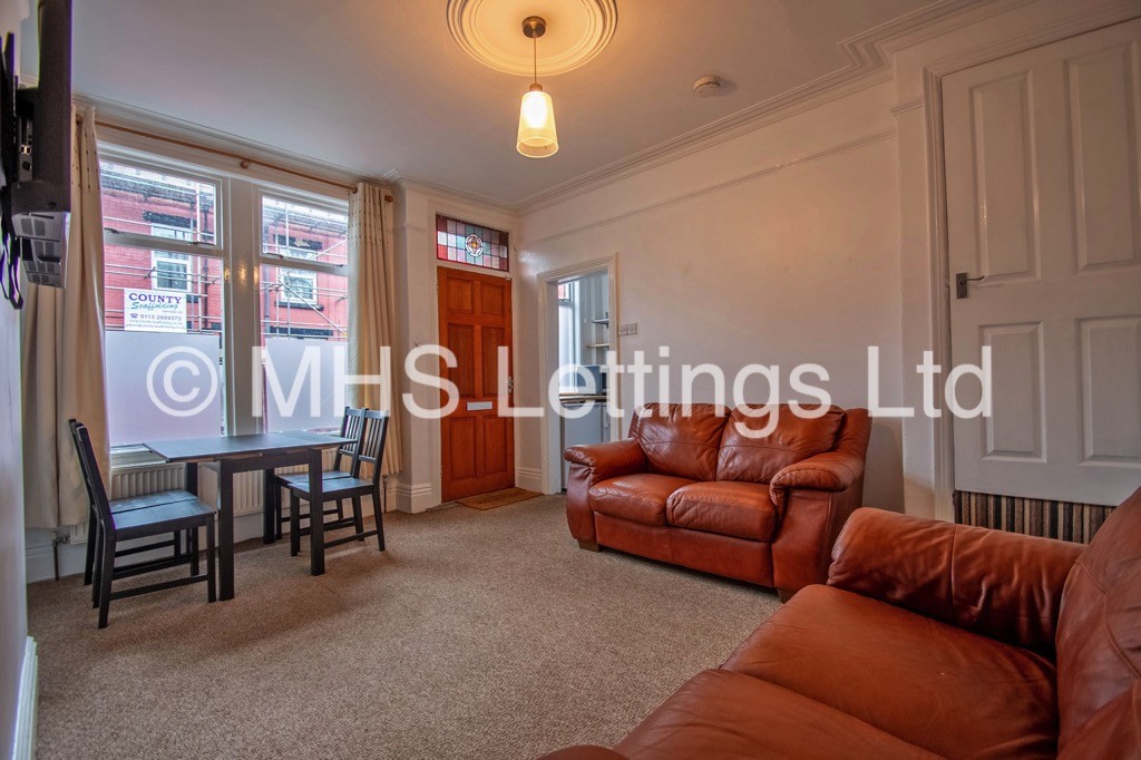 Photo of 2 Bedroom Mid Terraced House in 9 Knowle Grove, Leeds, LS4 2PN