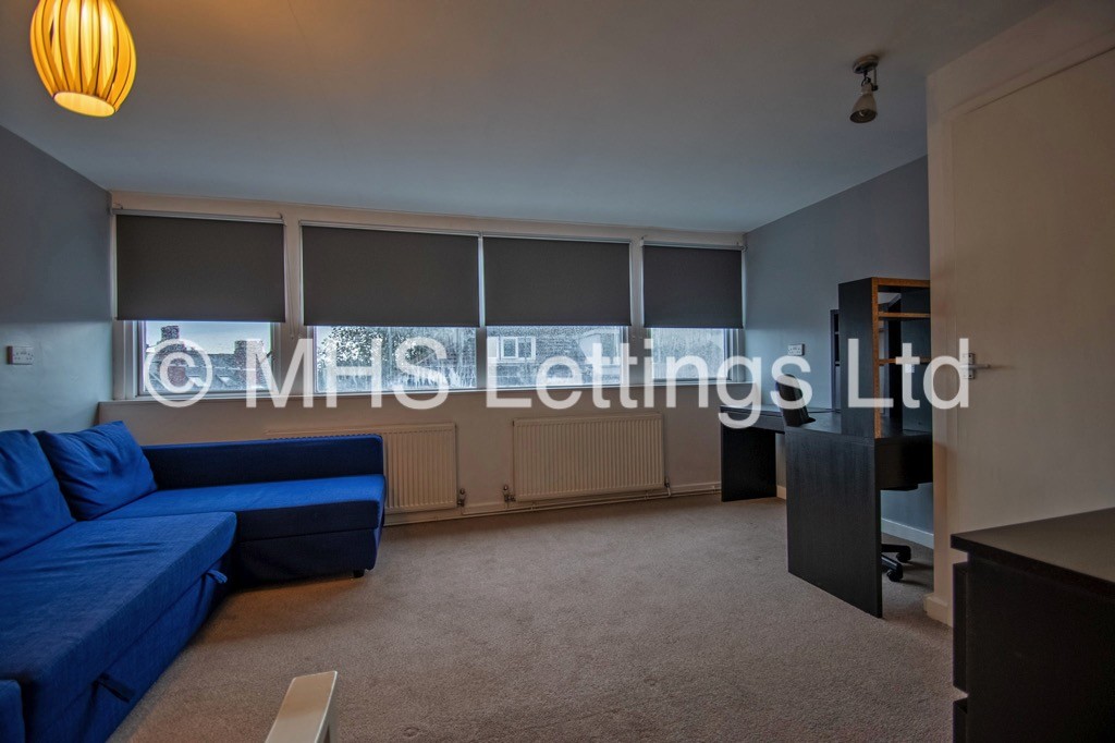 Photo of 2 Bedroom Mid Terraced House in 9 Knowle Grove, Leeds, LS4 2PN