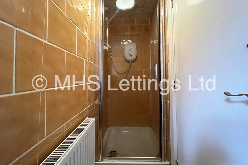 Photo of 1 Bedroom Shared House in Room 6, 6 Regent Park Terrace, Leeds, LS6 2AX