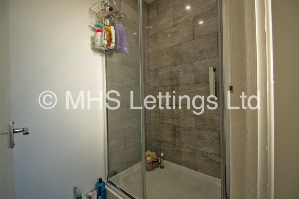 Photo of 5 Bedroom Apartment in 23 Kelso Road, Leeds, LS2 9PR