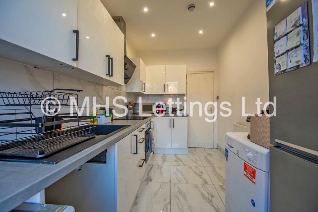 Photo of 5 Bedroom Apartment in 23 Kelso Road, Leeds, LS2 9PR