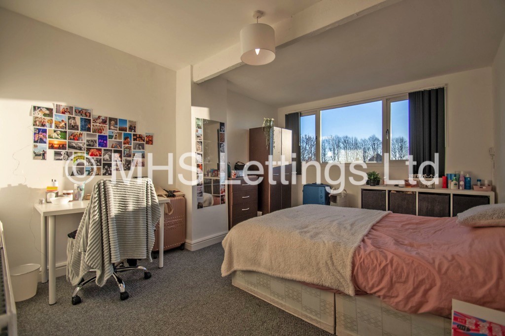 Photo of 5 Bedroom Apartment in 23 Kelso Road, Leeds, LS2 9PR