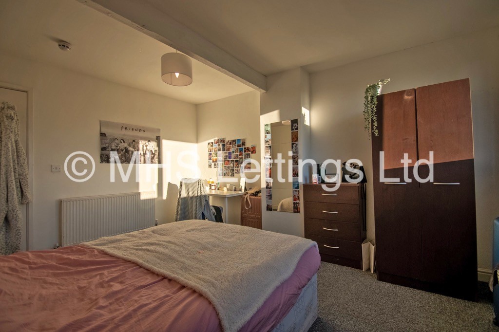 Photo of 5 Bedroom Apartment in 23 Kelso Road, Leeds, LS2 9PR