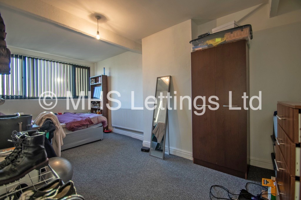 Photo of 5 Bedroom Apartment in 23 Kelso Road, Leeds, LS2 9PR