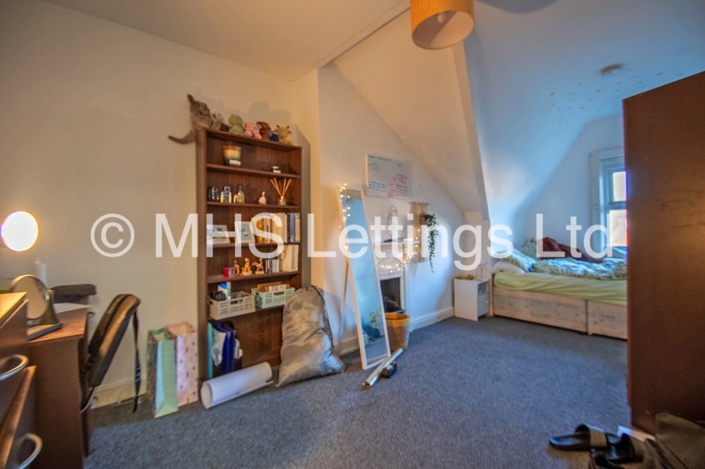 Photo of 5 Bedroom Apartment in 23 Kelso Road, Leeds, LS2 9PR