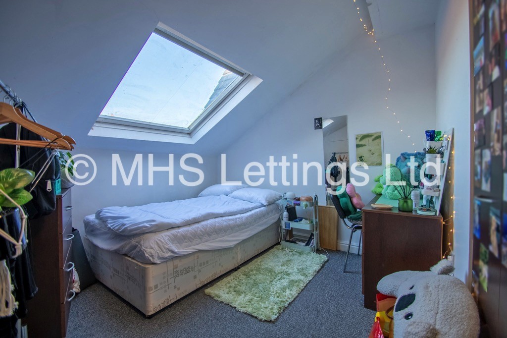Photo of 5 Bedroom Apartment in 23 Kelso Road, Leeds, LS2 9PR