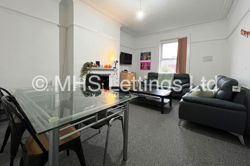 Photo of 5 Bedroom Apartment in 23 Kelso Road, Leeds, LS2 9PR